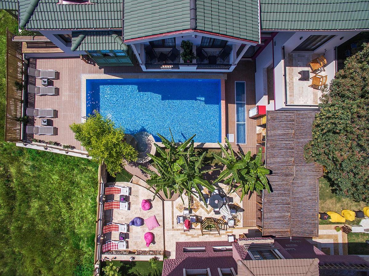Cesmekes Otel Exterior foto